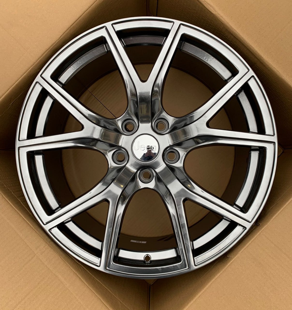 ДискBK &nbsp;5315&nbsp;9JxR20 PCD5x127 ET35 DIA71.5,&nbsp;насыщенный темно-серебристый