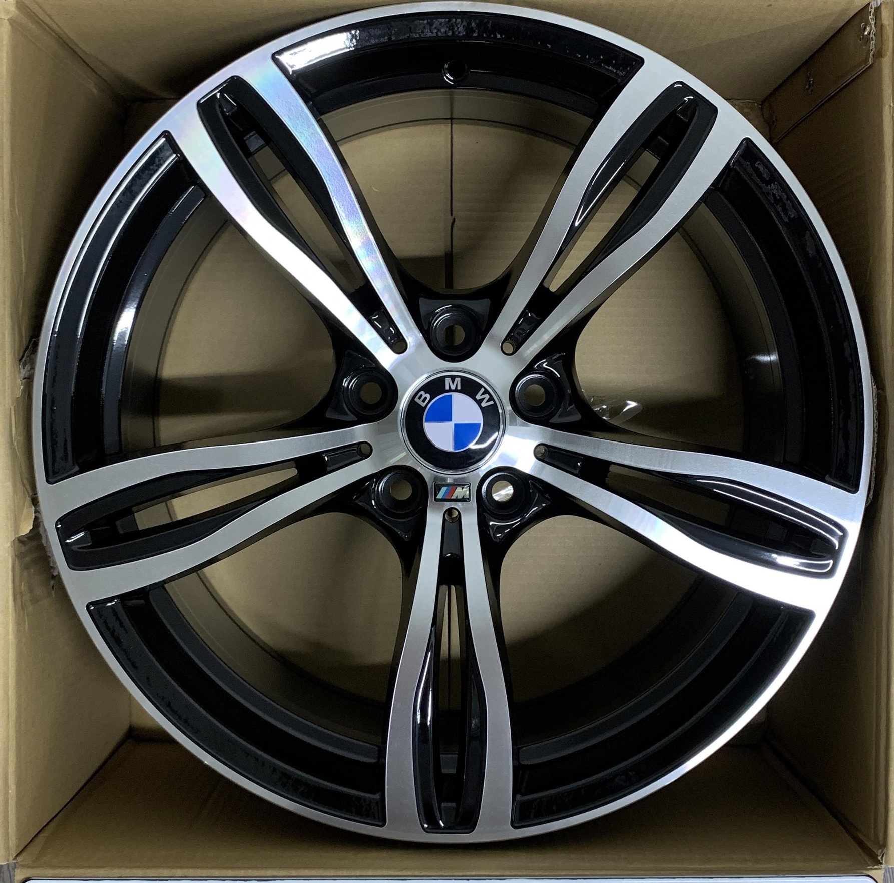 ДискBK &nbsp;5728&nbsp;8JxR19 PCD5x120 ET30 DIA72.6,&nbsp;черный полностью полированный