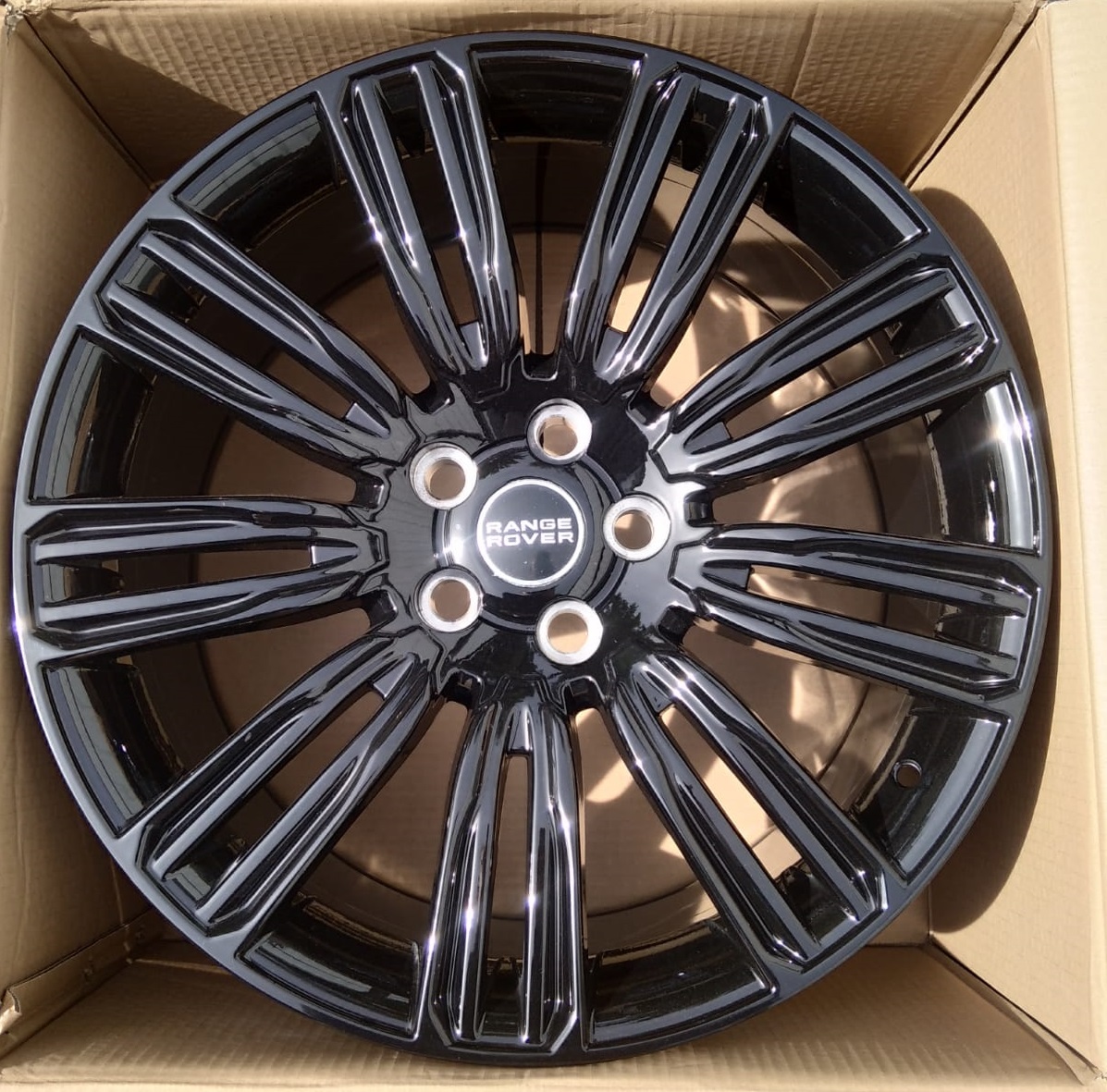ДискFF &nbsp;9011&nbsp;9JxR20 PCD5x120 ET45 DIA72.6,&nbsp;черный глянцевый