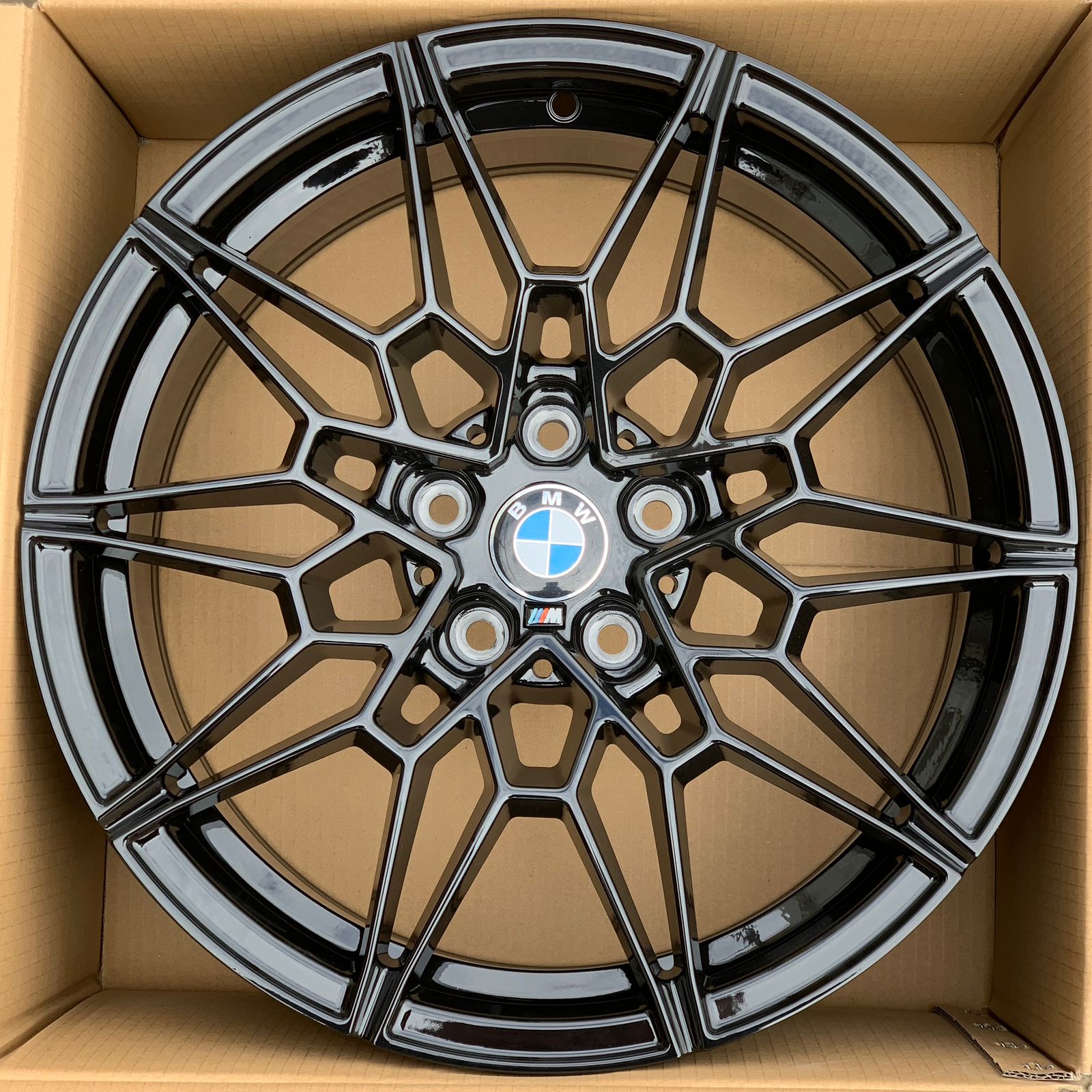 ДискFF &nbsp;Y1027&nbsp;8JxR19 PCD5x120 ET30 DIA72.6,&nbsp;черный глянцевый