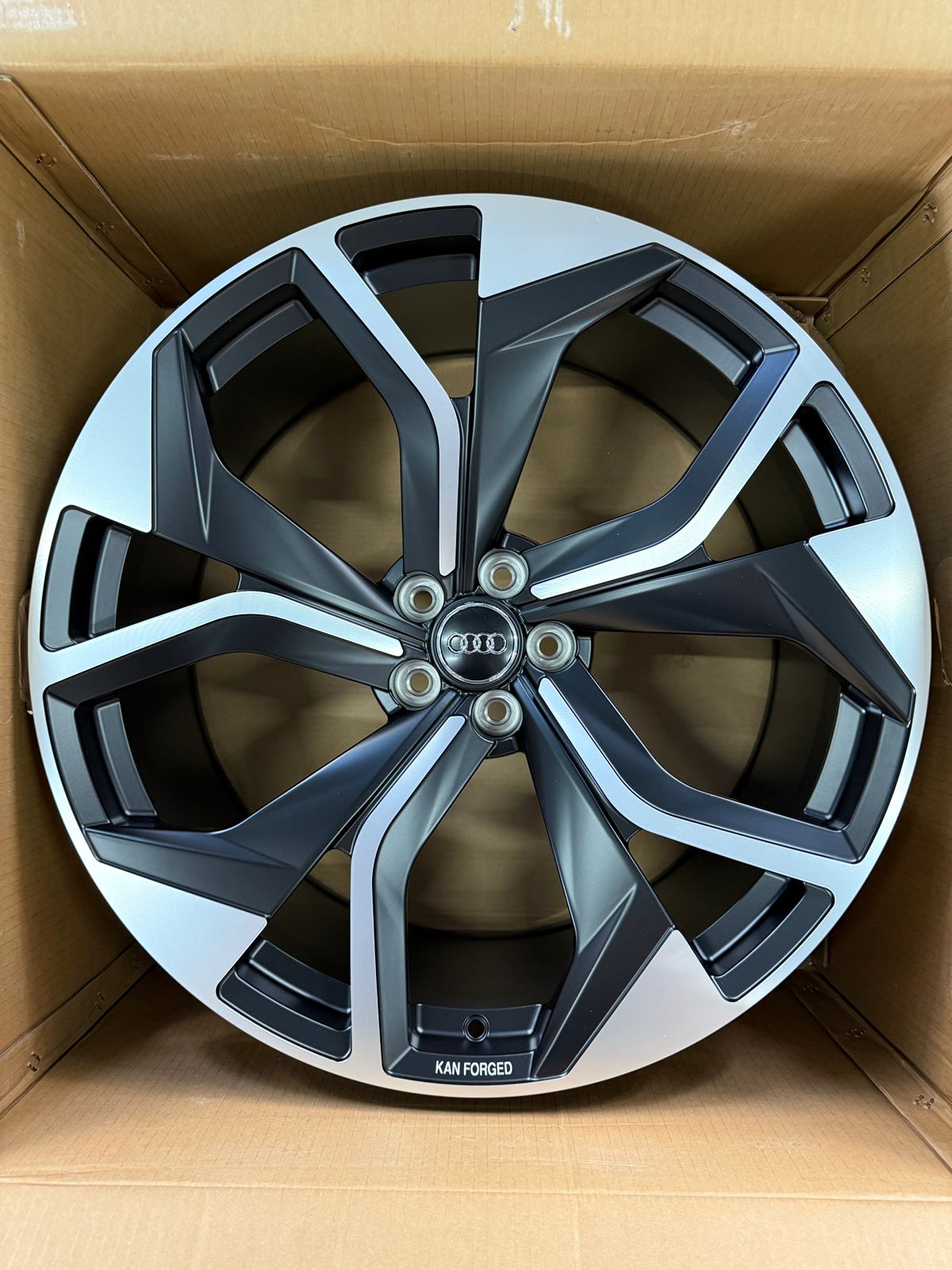 ДискForged &nbsp;AD210&nbsp;9JxR21 PCD5x112 ET30 DIA66.6,&nbsp;матовый черный с полированной лицевой частью