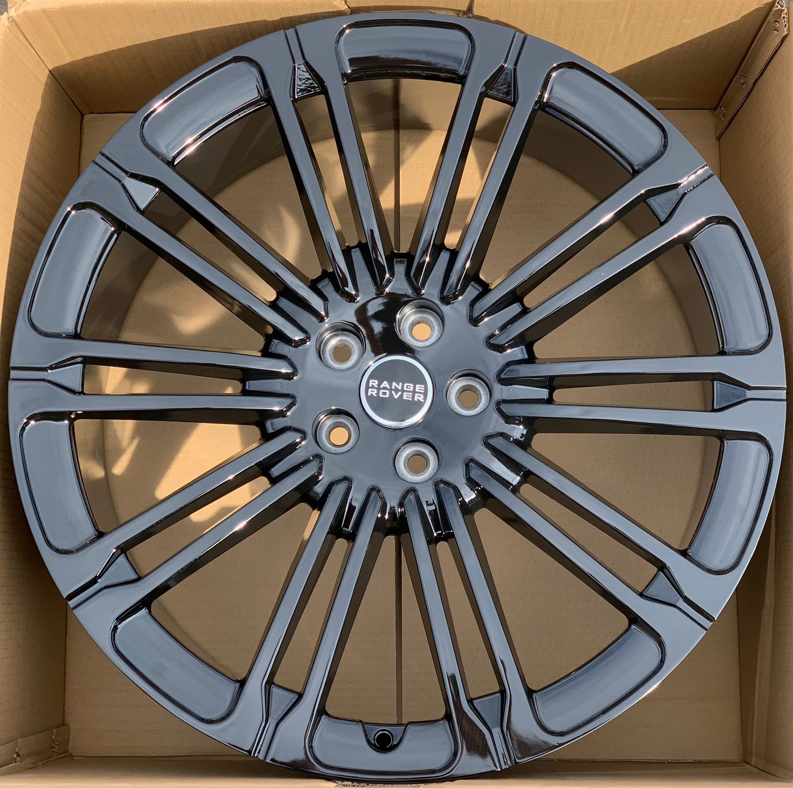 ДискForged &nbsp;LR180&nbsp;9.5JxR22 PCD5x120 ET45 DIA72.6,&nbsp;черный глянцевый